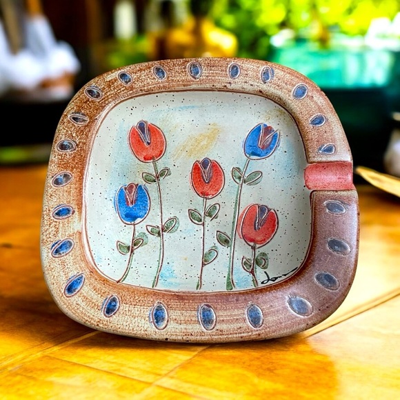 Vintage Modigliani Pezzo Unico
Vintage Italian Pottery Cigar
Ashtray - Picture 1 of 11